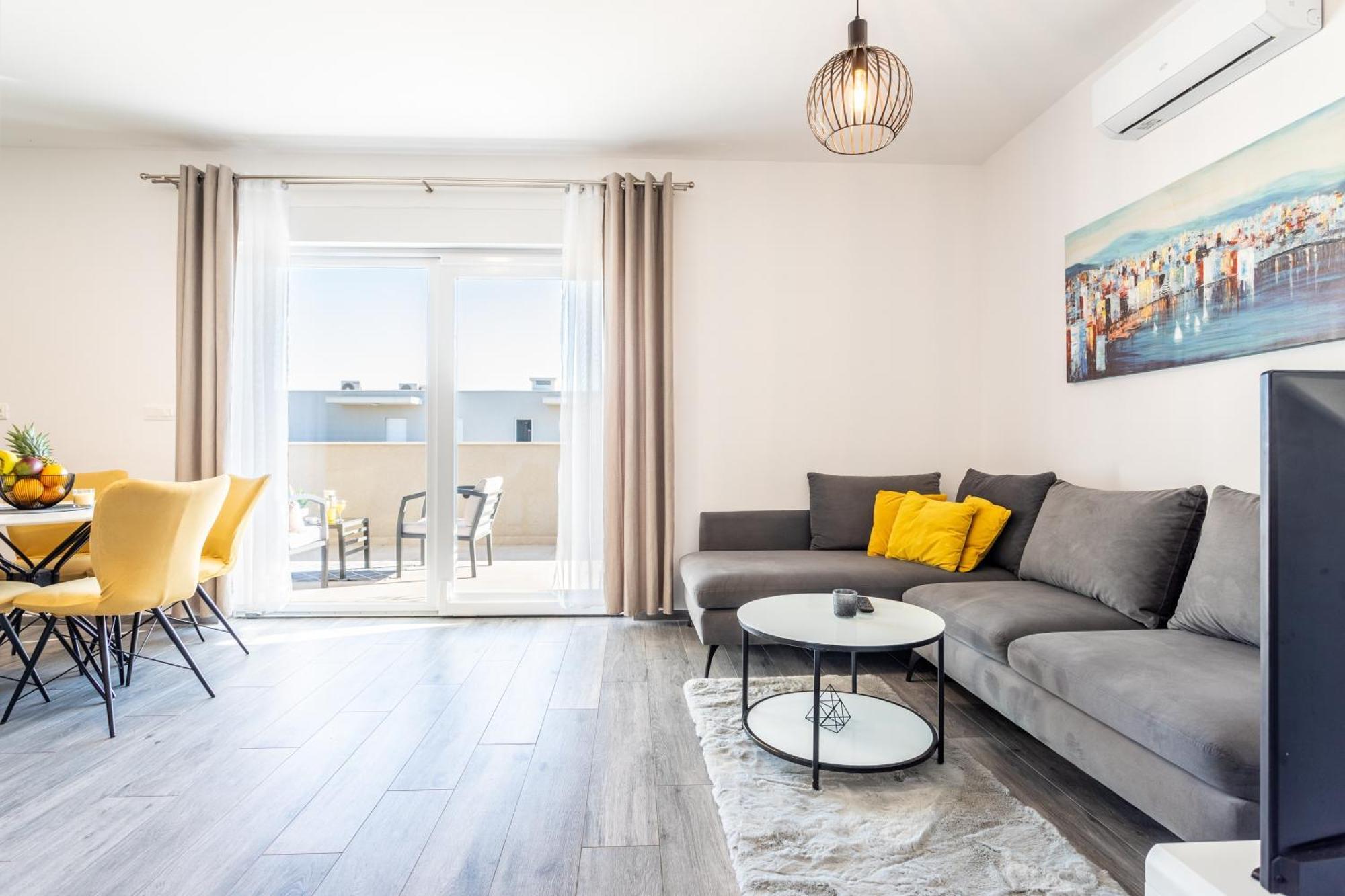 New Luxury 3-Bedroom Penthouse With Huge Terrace Split Bagian luar foto