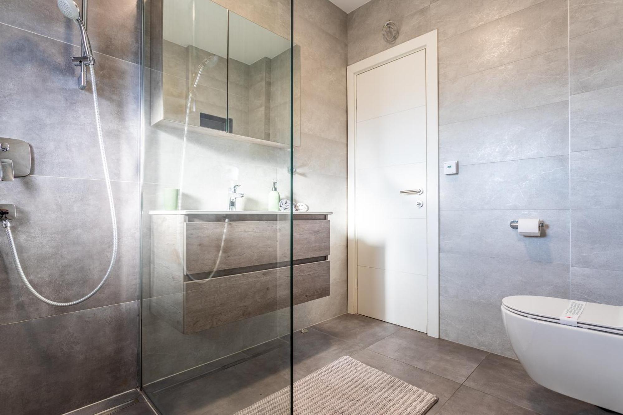 New Luxury 3-Bedroom Penthouse With Huge Terrace Split Bagian luar foto