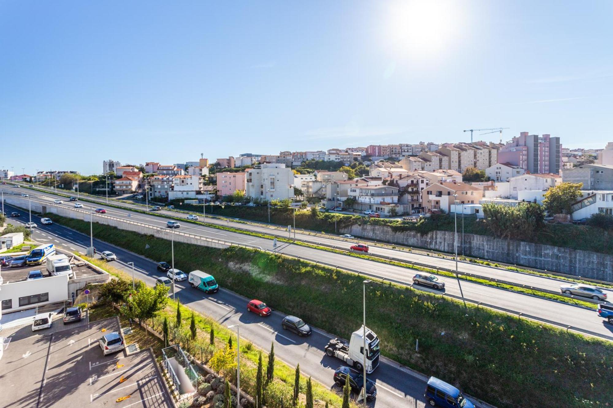 New Luxury 3-Bedroom Penthouse With Huge Terrace Split Bagian luar foto